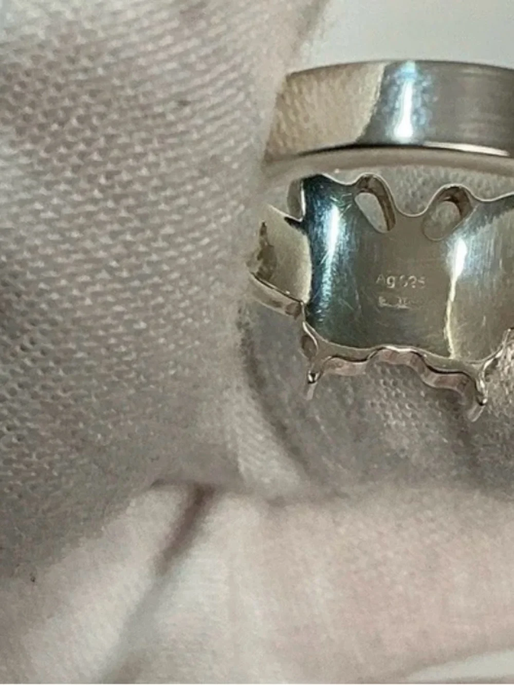 Gucci Silver Butterfly Ring - Picture 3 of 3
